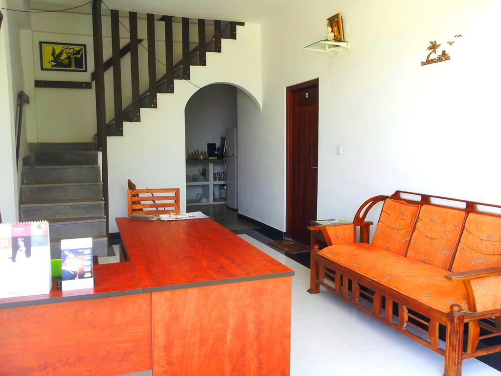 Ceylon Surf Guest And Restaurant Bed & Breakfast Weligama Ngoại thất bức ảnh