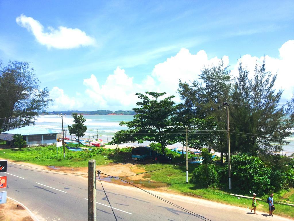 Ceylon Surf Guest And Restaurant Bed & Breakfast Weligama Phòng bức ảnh