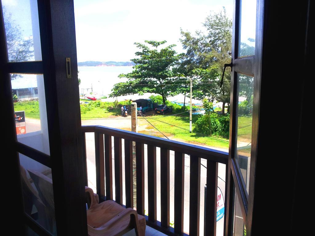 Ceylon Surf Guest And Restaurant Bed & Breakfast Weligama Phòng bức ảnh