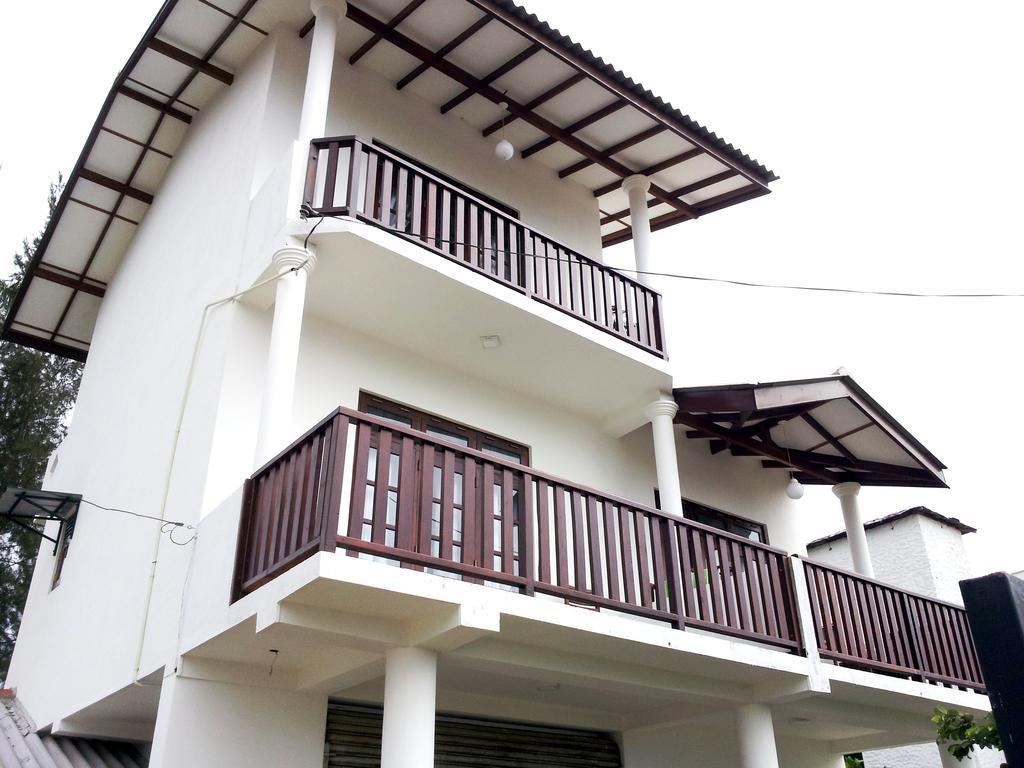 Ceylon Surf Guest And Restaurant Bed & Breakfast Weligama Ngoại thất bức ảnh