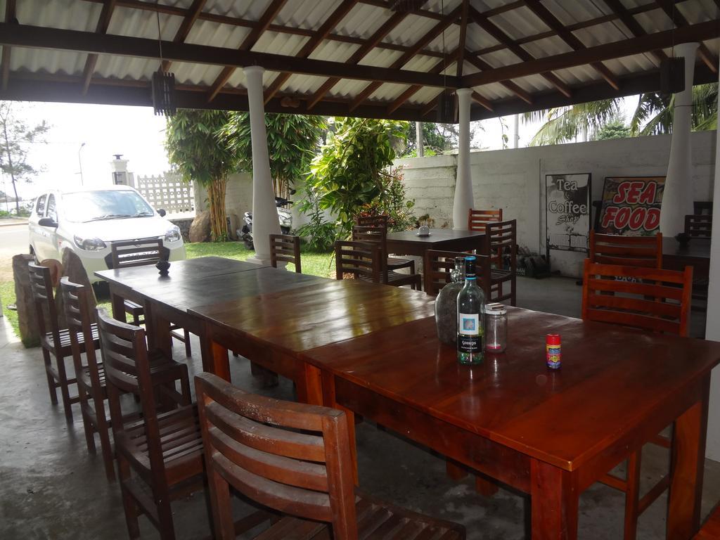 Ceylon Surf Guest And Restaurant Bed & Breakfast Weligama Ngoại thất bức ảnh